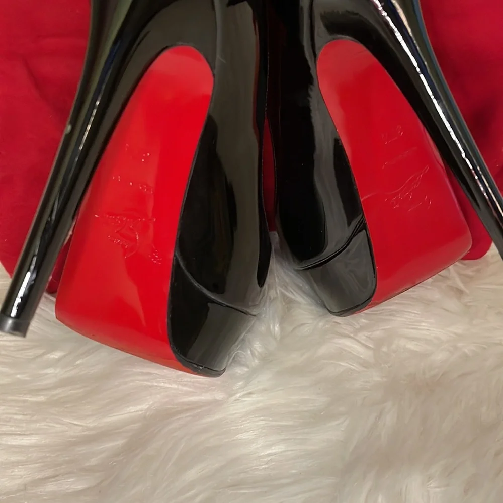 💯🔥Christian Louboutin Heels - Picture 2 of 11